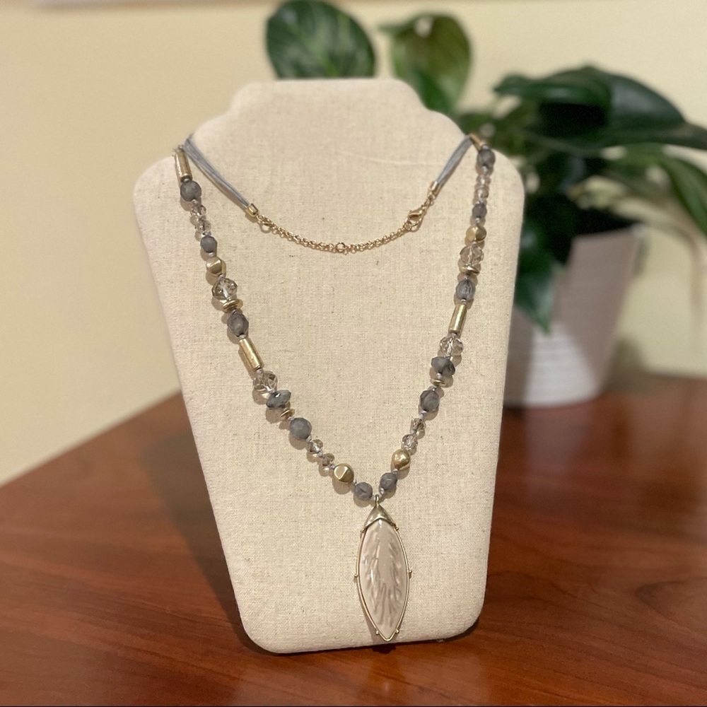 Gray Cream Fashion Necklace